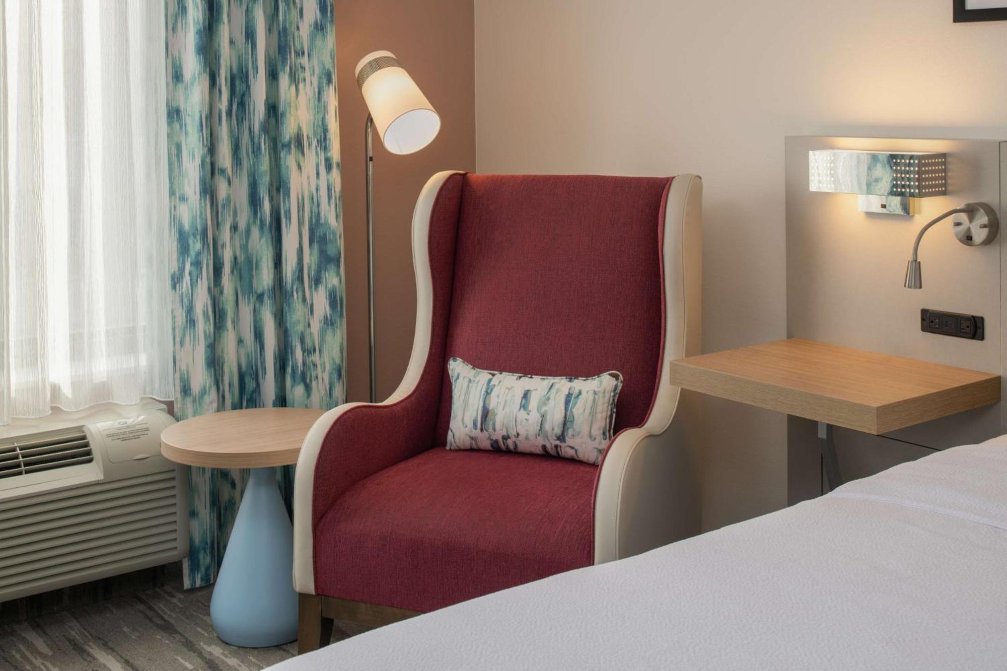 Hilton Garden Inn Tacoma Downtown Bagian luar foto