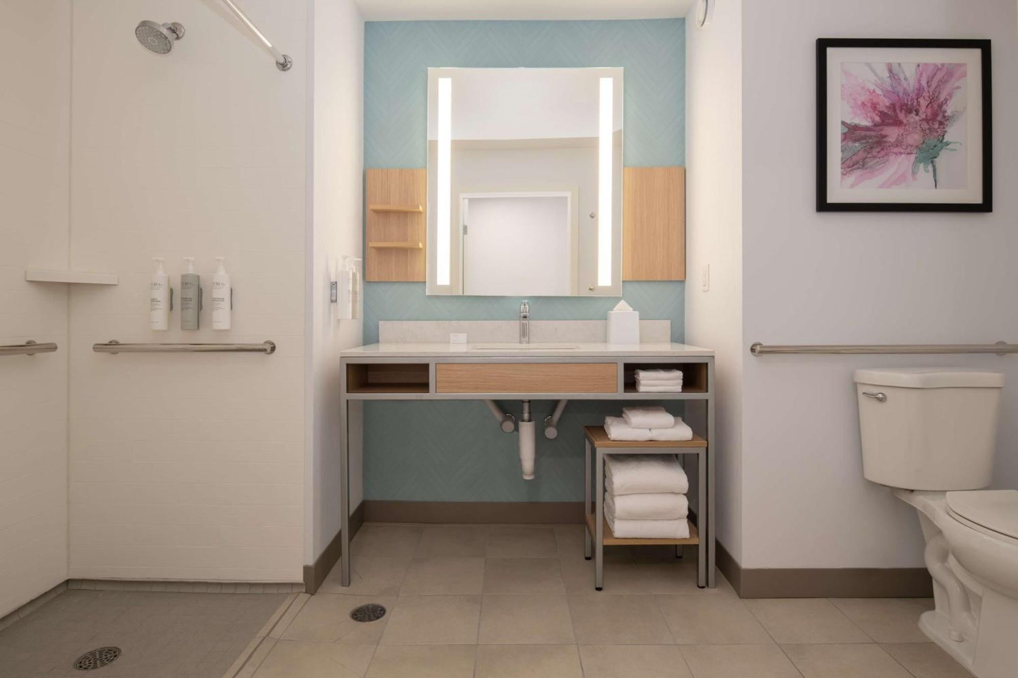 Hilton Garden Inn Tacoma Downtown Bagian luar foto