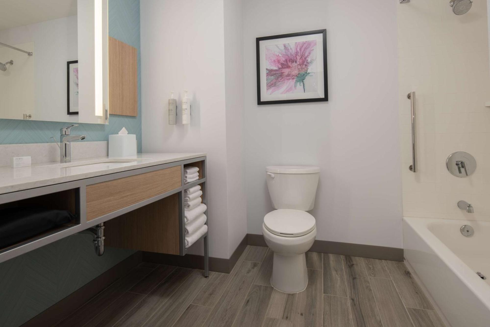Hilton Garden Inn Tacoma Downtown Bagian luar foto