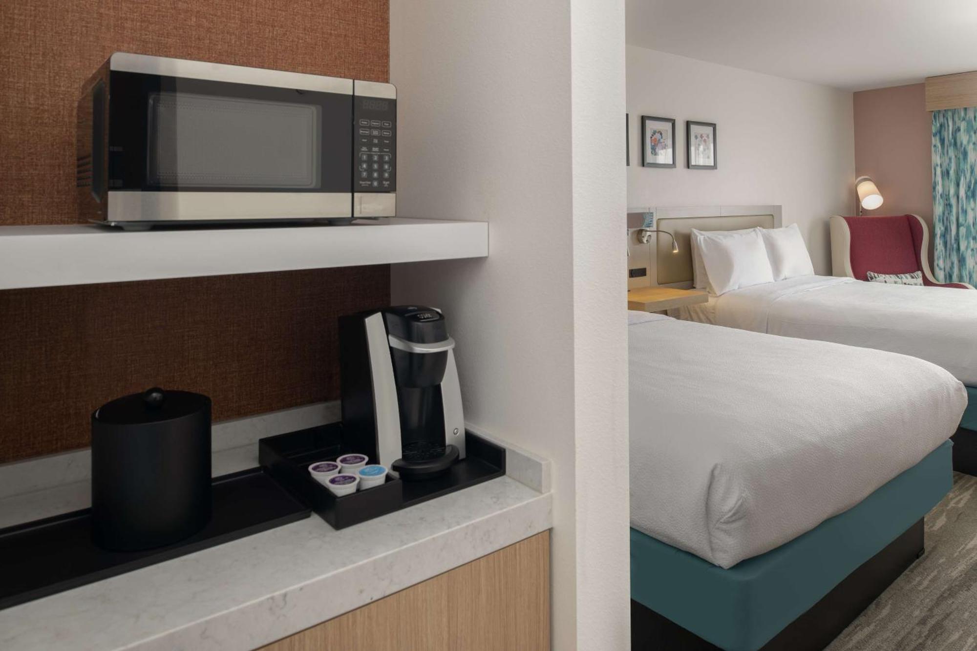 Hilton Garden Inn Tacoma Downtown Bagian luar foto