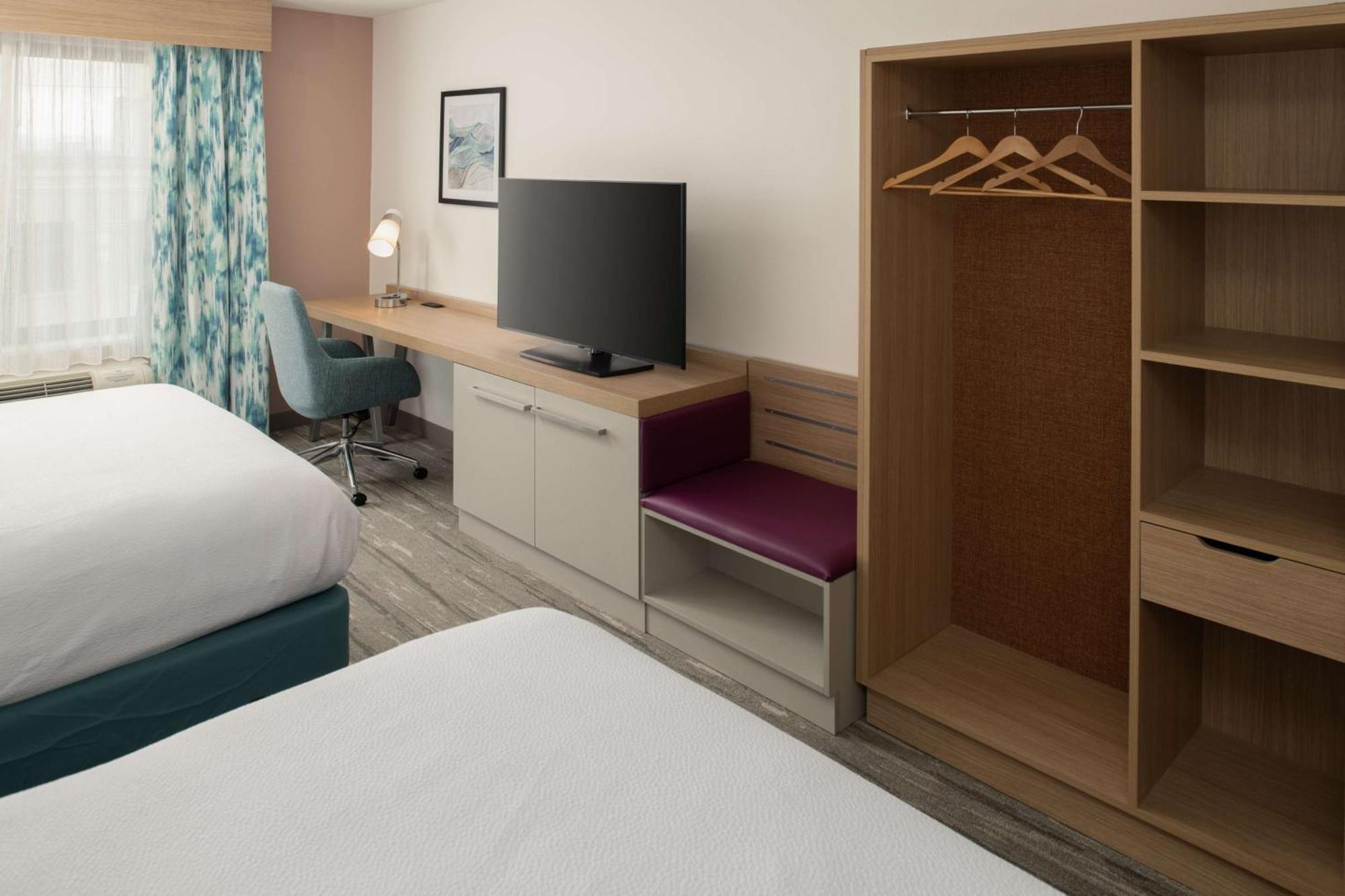Hilton Garden Inn Tacoma Downtown Bagian luar foto