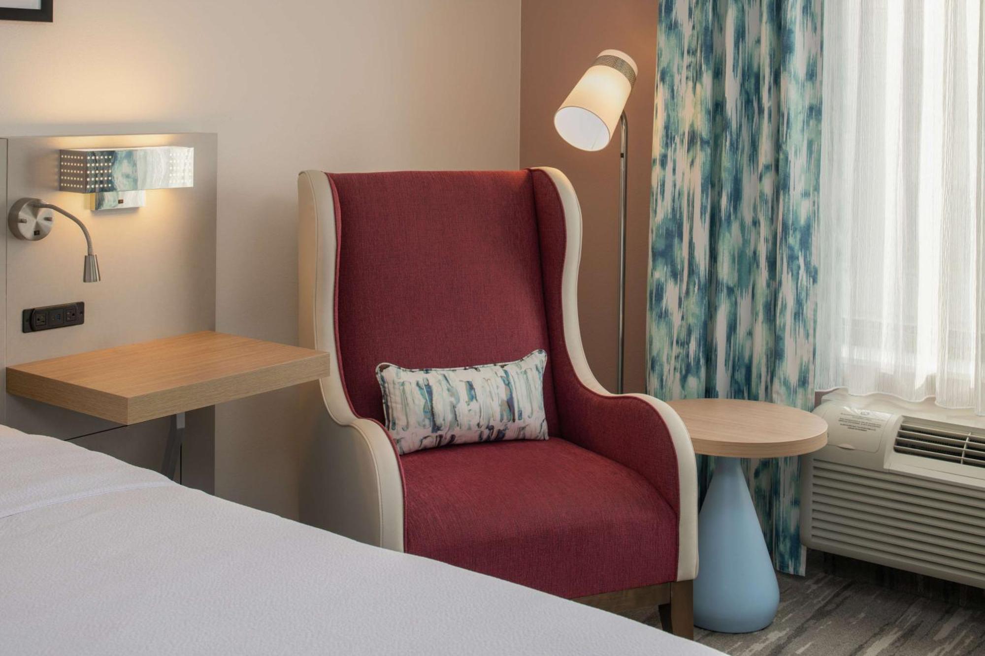 Hilton Garden Inn Tacoma Downtown Bagian luar foto