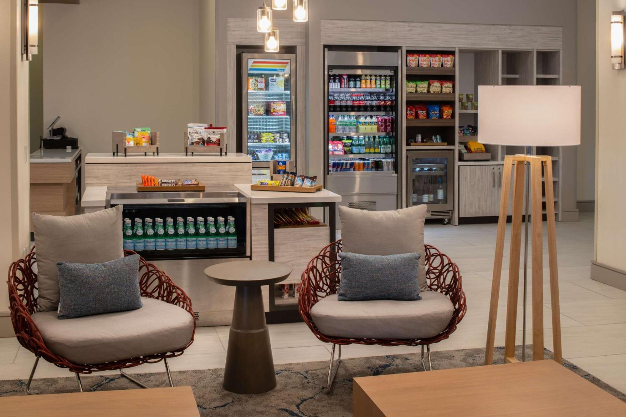 Hilton Garden Inn Tacoma Downtown Bagian luar foto