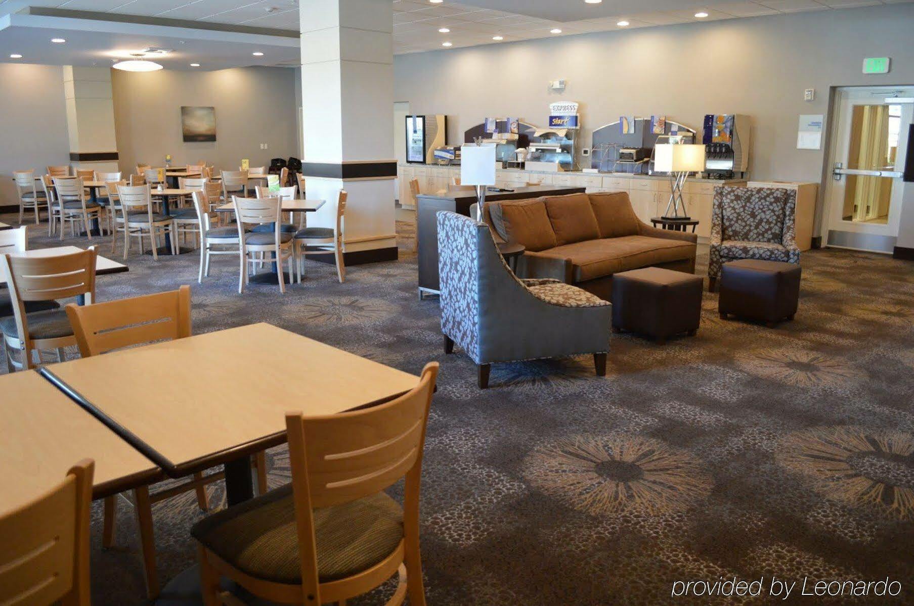 Hilton Garden Inn Tacoma Downtown Bagian luar foto